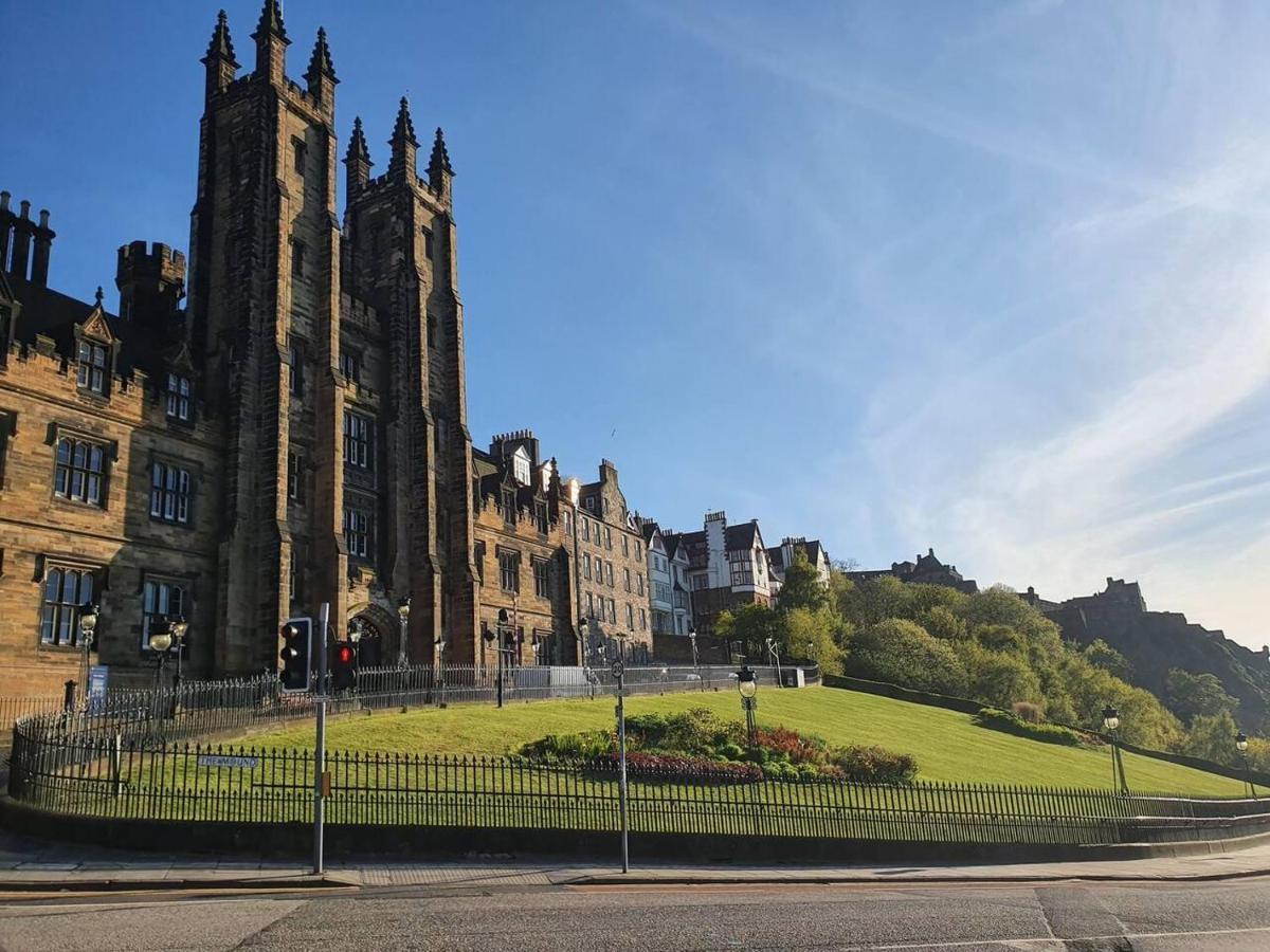 Lovely 2 Bedroom Flat In The Heart Of The City Edimburgo Exterior foto