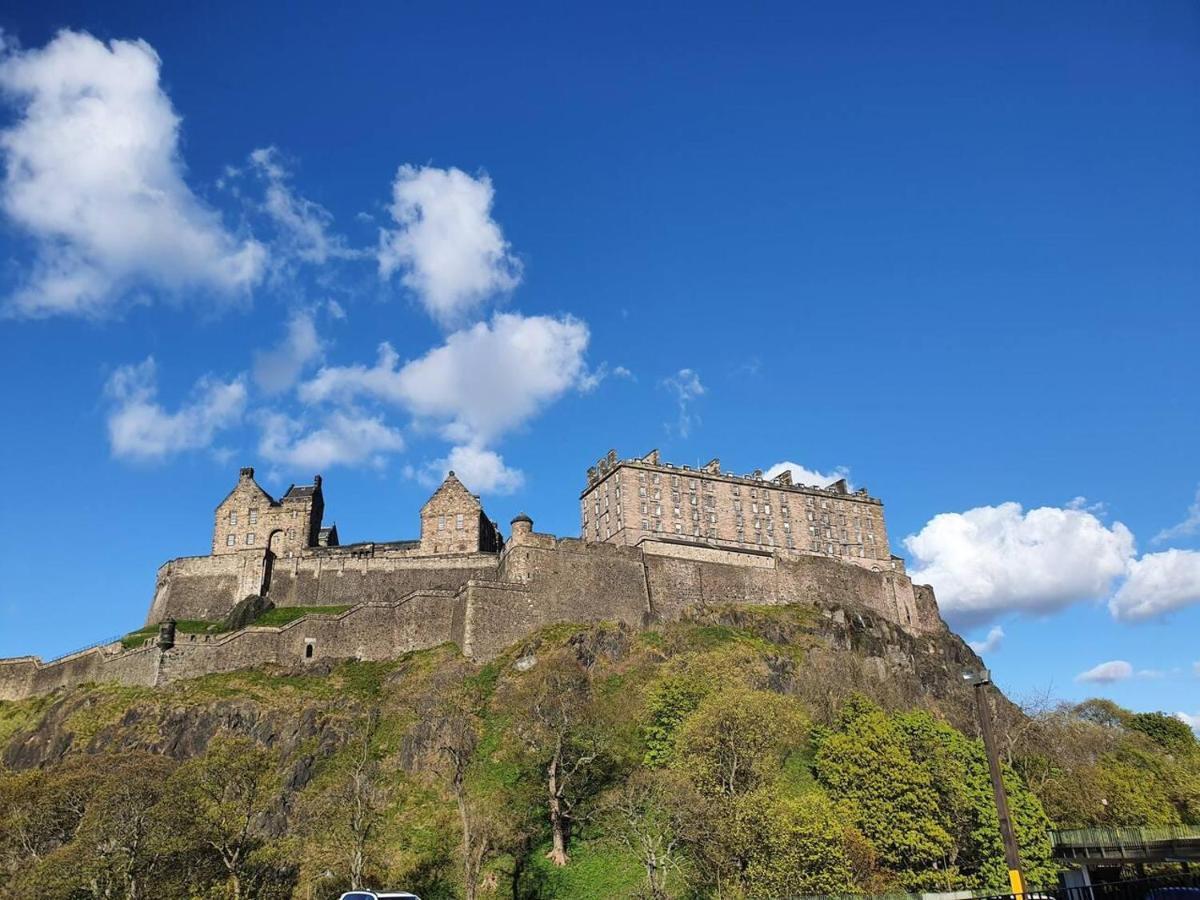 Lovely 2 Bedroom Flat In The Heart Of The City Edimburgo Exterior foto